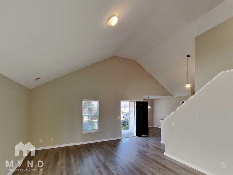 Building Photo - 2016 Culloden Dr