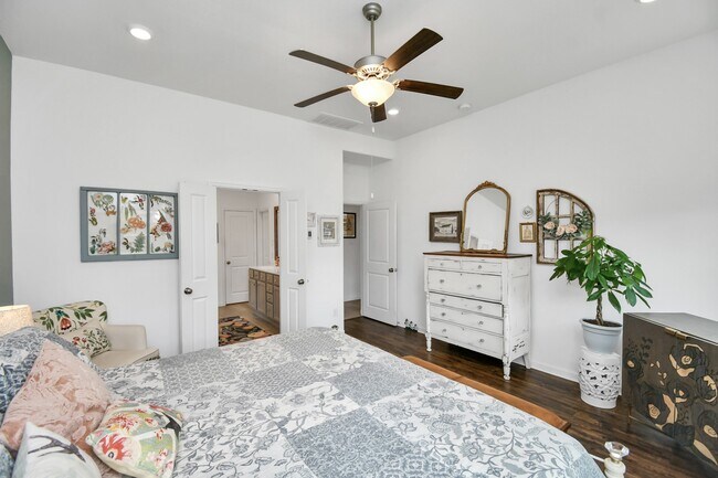 Building Photo - 2211 Ginger Trail Ln