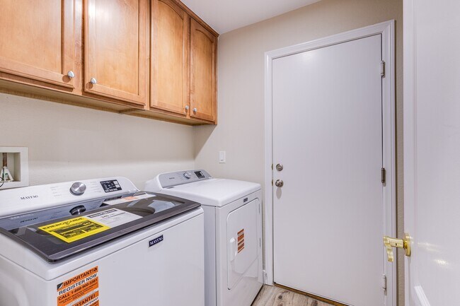 Building Photo - 9017 Picket Fence Ave