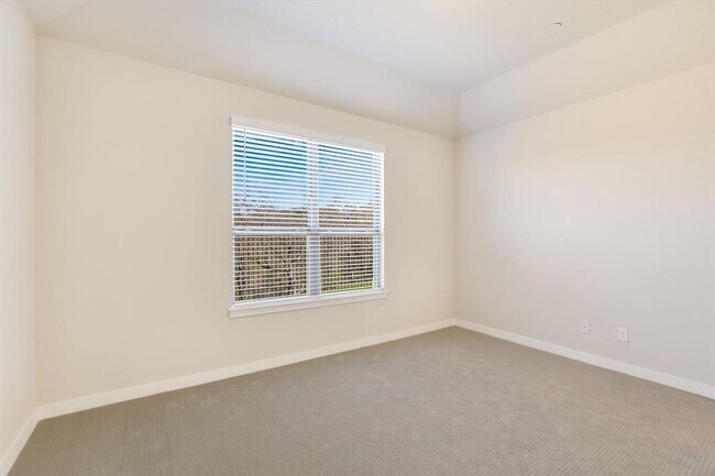 Building Photo - 2500 Forest Creek Dr