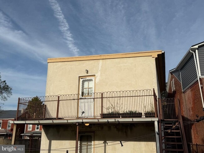 Building Photo - 424 S Matlack St
