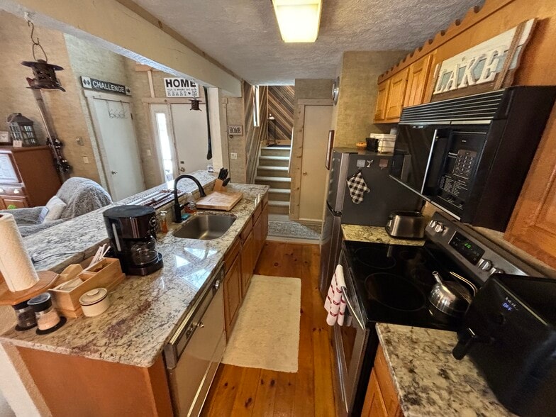 Building Photo - 434 Jack Frost Mountain Rd