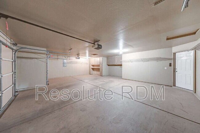 Building Photo - 2665 Foxbriar Pl