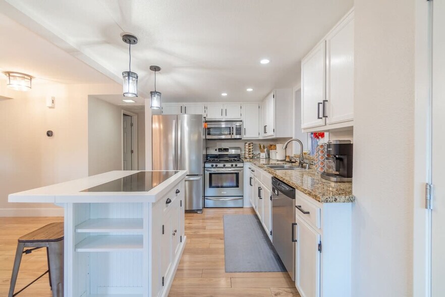 Building Photo - 6511 Enchanted Valley Dr