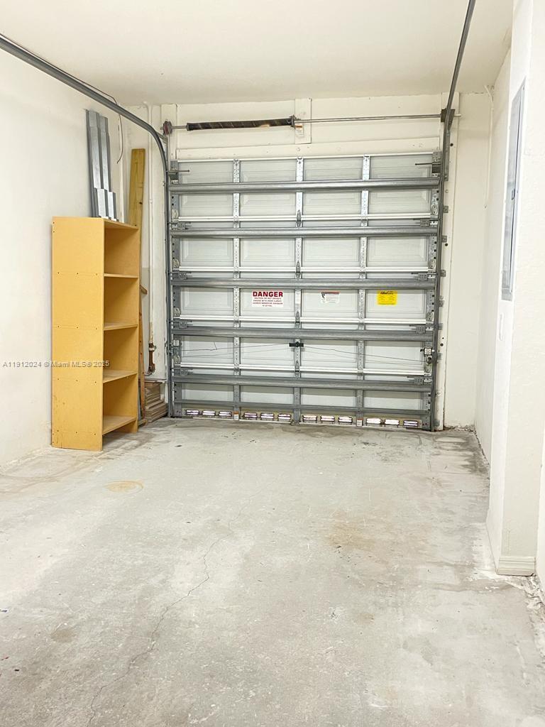 Building Photo - 14934 SW 41st Ln