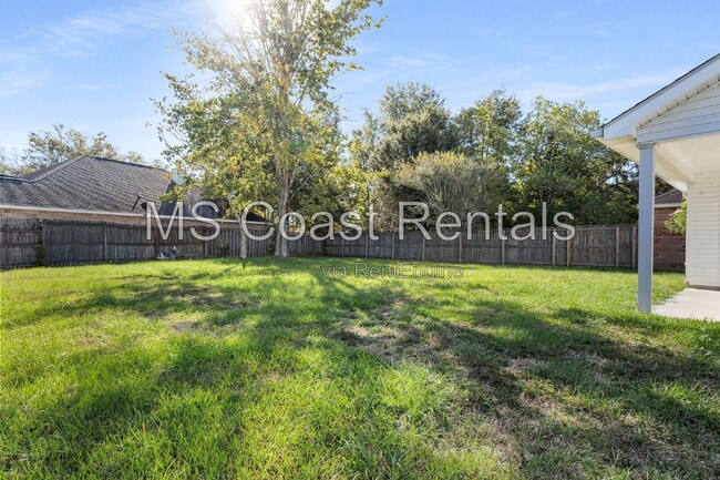 Building Photo - 12206 Breezeway Cir