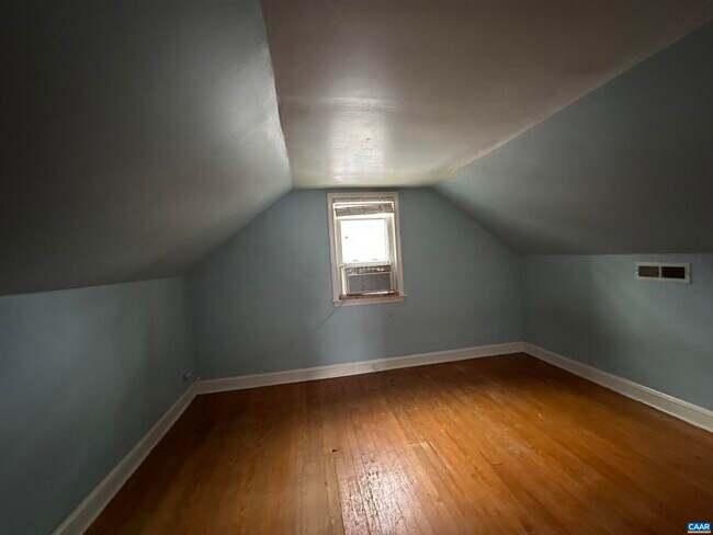 Building Photo - 1321 Willow Dr