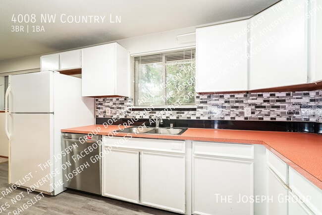 Building Photo - 4008 Country Ln NW