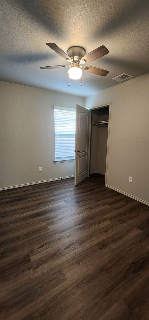 Building Photo - 3 Bedroom 2 Bath Duplex in Copperas Cove V...
