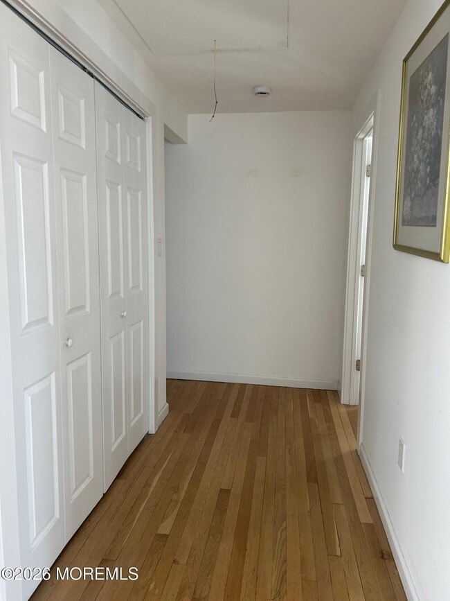 Building Photo - 556 Ocean Ave