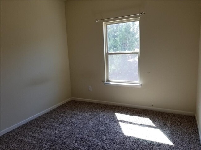 Building Photo - 609 Oakside Pl