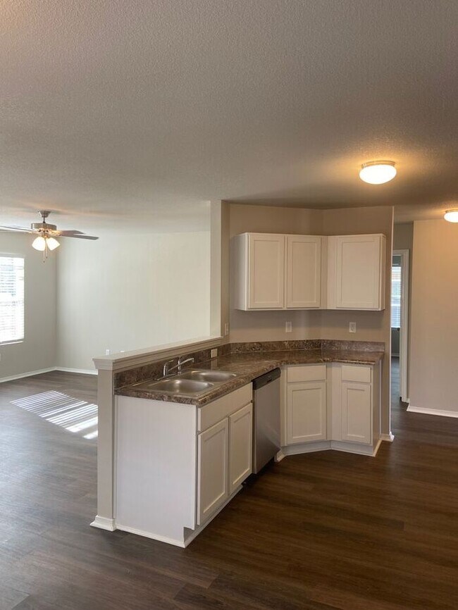 Building Photo - *MARCH MADNESS SPECIAL* BRAND NEW Three Be...