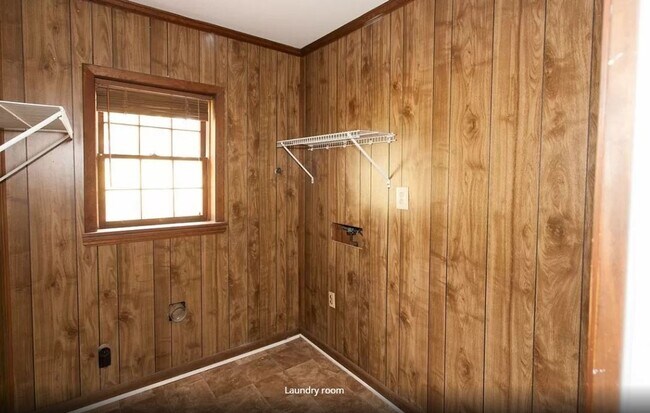 Building Photo - 3146 Friar Tuck Way