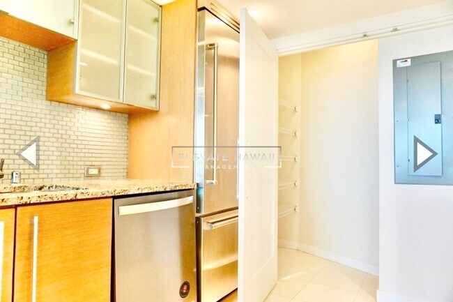 Building Photo - BEAUTIFUL 2 BEDROOM UNIT AT KOOLANI WITH 2...