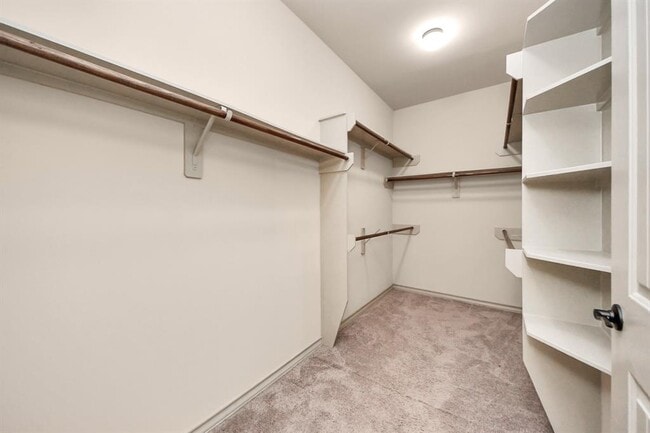 Building Photo - 2407 Argos Dr