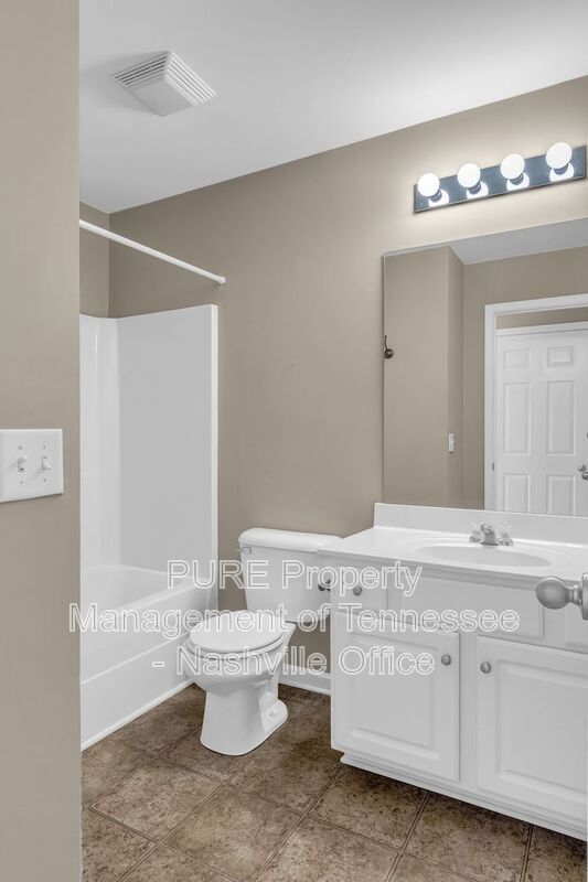 Building Photo - 2019 Traemoor Village Dr