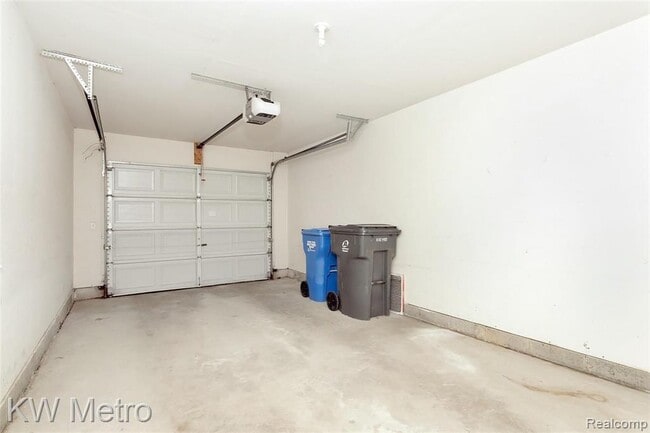 Building Photo - 4121 Hampton Ridge Blvd