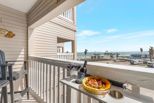 Building Photo - 3938 Surfside Blvd