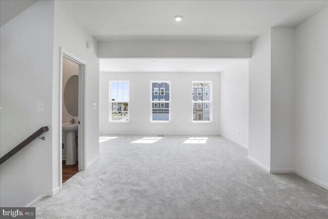 Building Photo - 64 Stafford Pl