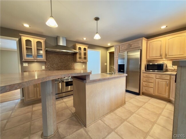 Building Photo - 112 Terrace Cir