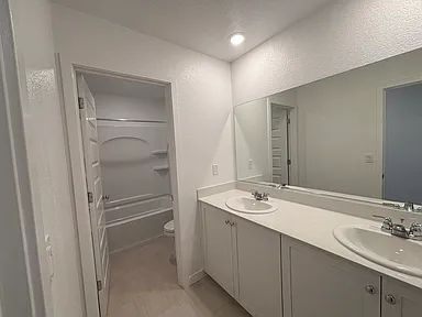 Building Photo - Spacious 5-Bedroom Retreat with 3 Full Baths in Charming Elk Grove