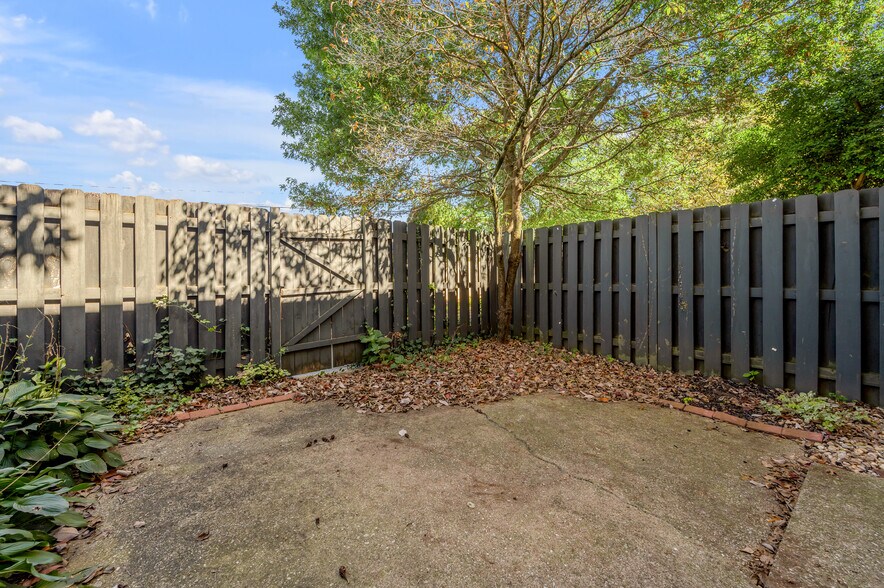 Building Photo - 1149 Cooper Dr