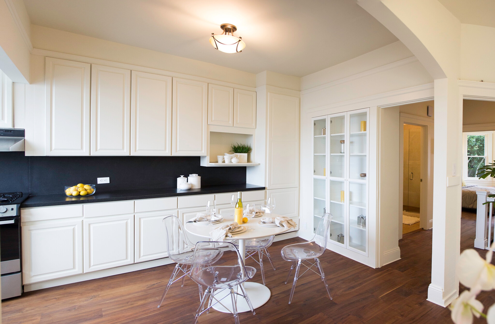 Buiilding general photo, not specific unit - 1114 Montgomery St