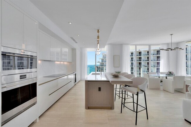 Building Photo - 525 N Fort Lauderdale Beach Blvd