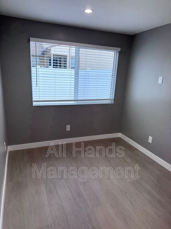 Building Photo - 5117 E The Toledo