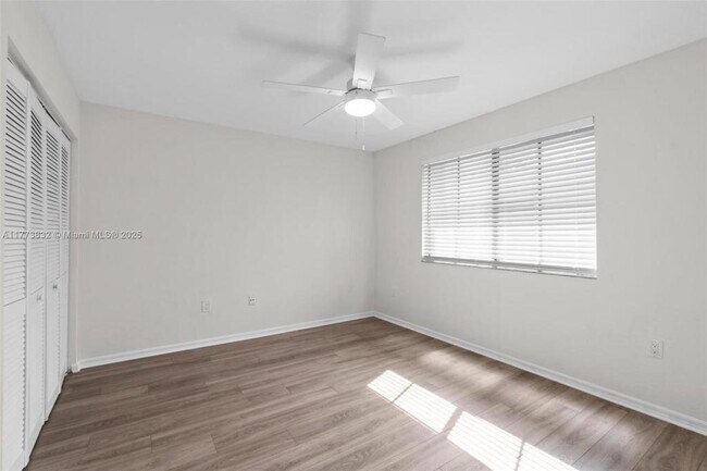 Building Photo - 5637 Taft St