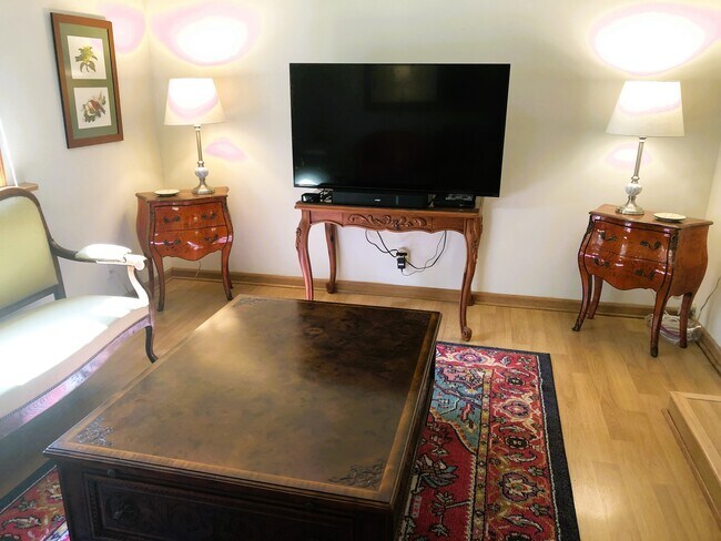 Building Photo - 5140 Alhama Dr