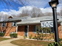 Building Photo - 308 College Park Dr