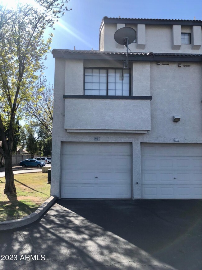 Building Photo - 3716 E University Dr