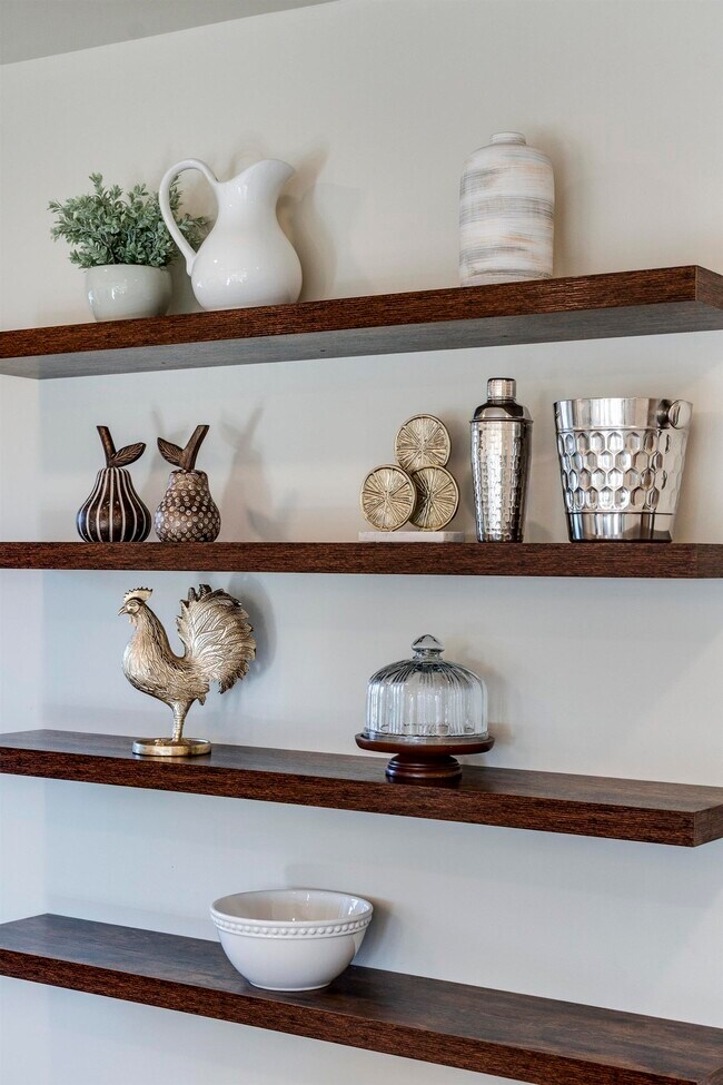 Building Photo - 7223 University Ave