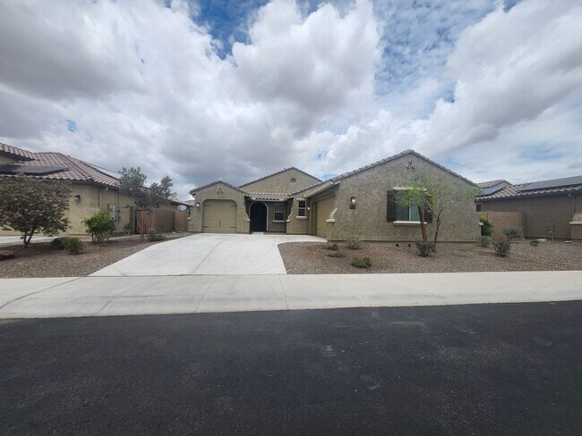 Single Family Home- 5 bedrooms 3 Baths - Single Family Home-  5 bedrooms 3 Baths