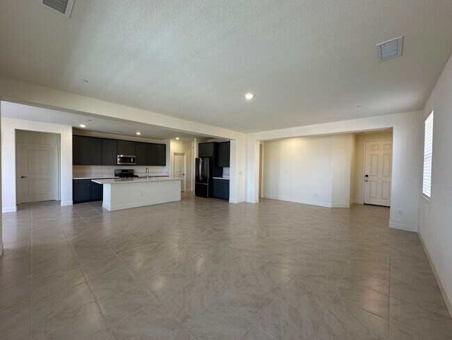 Building Photo - Gorgeous 5 Ridges Home with Spectacular Mountain Views!