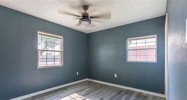 Building Photo - 4724 NW Ridgecrest Dr