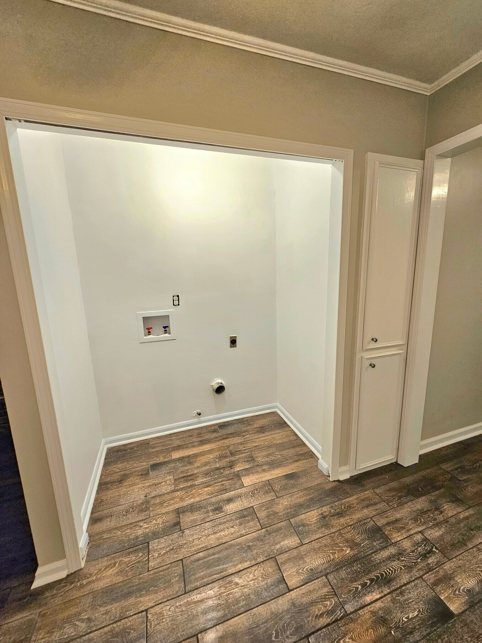 Building Photo - 516 Colynwood Dr