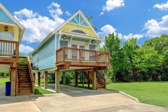 Building Photo - 100 Grove Rd