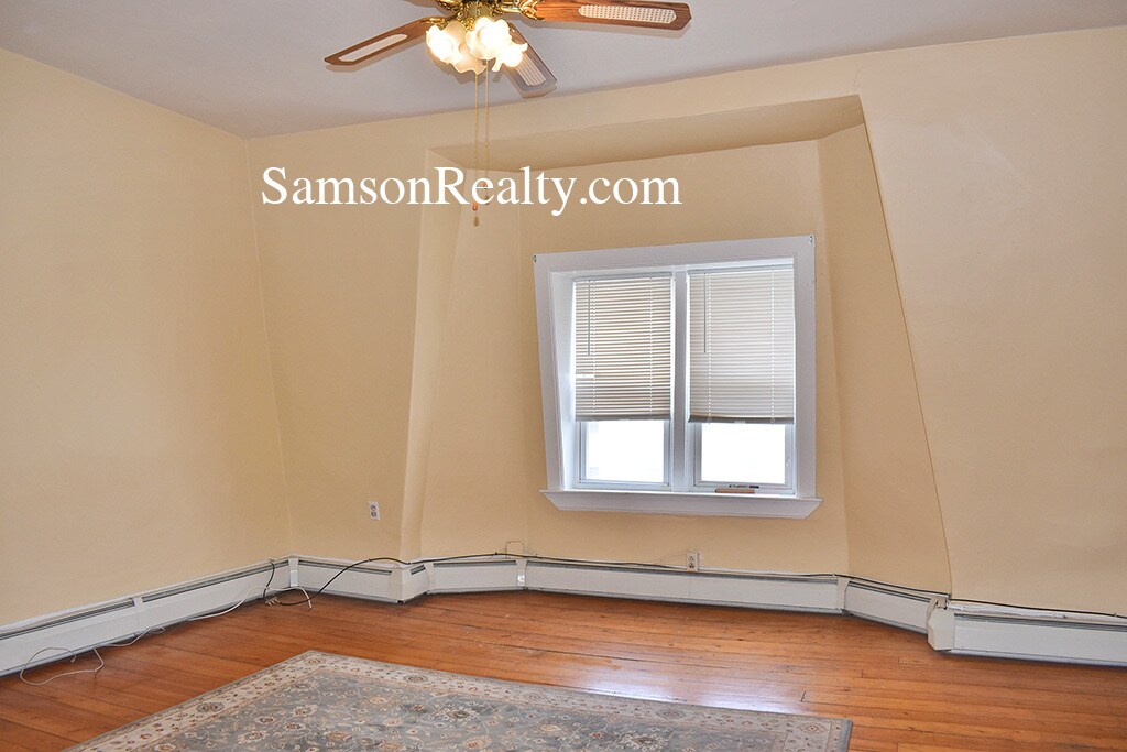 Building Photo - 157 Ives St