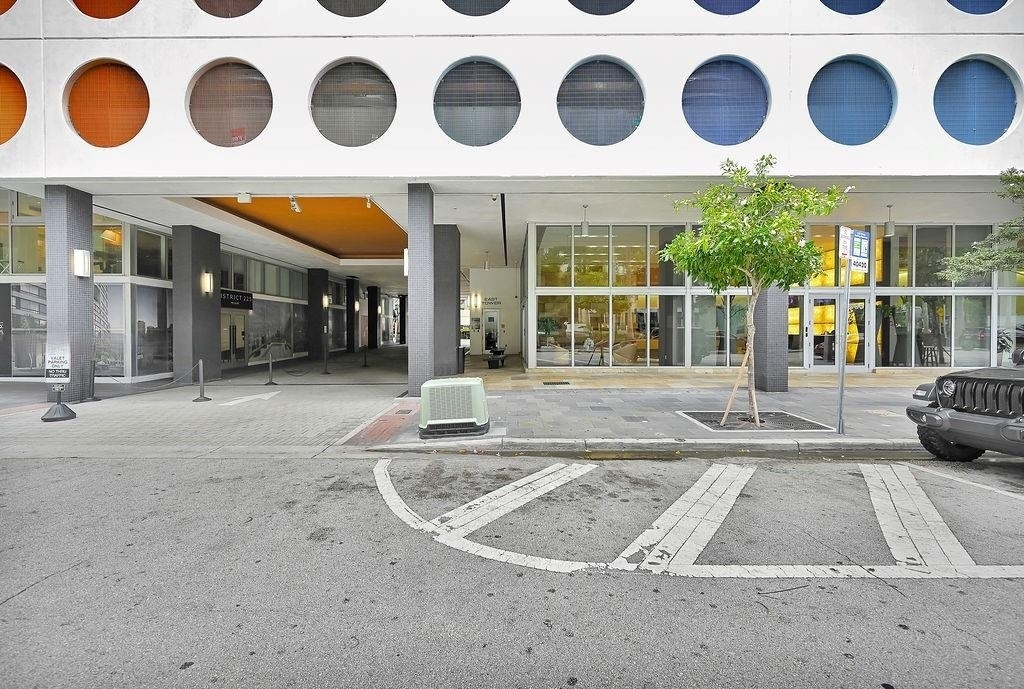 Building Photo - 500 Brickell Ave