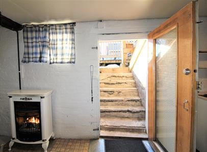 Building Photo - 811 E Pleasant St