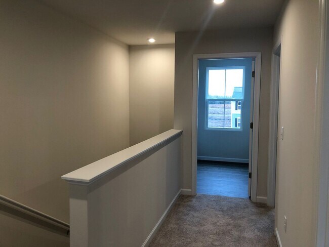 Building Photo - Beautiful *Like New* Home  in Christiana!