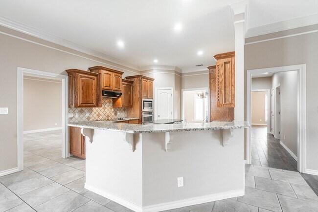 Building Photo - 3 Chambord Dr