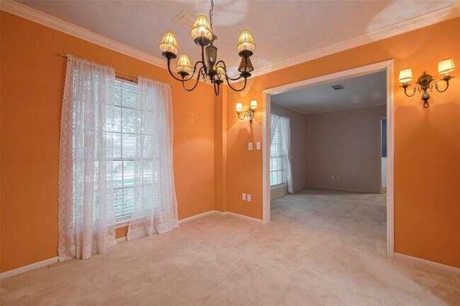 Building Photo - 15222 Torry Pines Rd