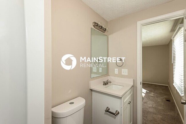 Building Photo - 4 Bedroom Pet-Friendly Home in STONE MOUNT...