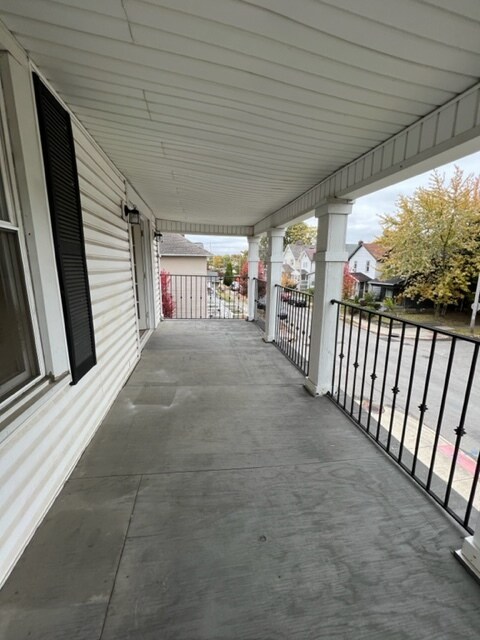Building Photo - 350 E Hinman Ave