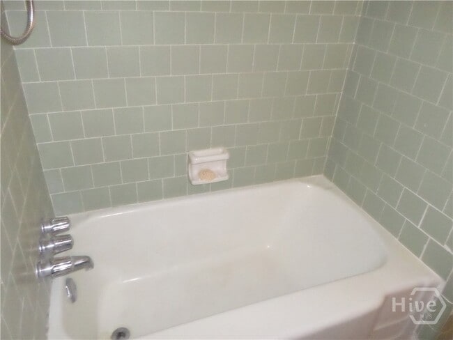 Building Photo - 2302 E 40th St