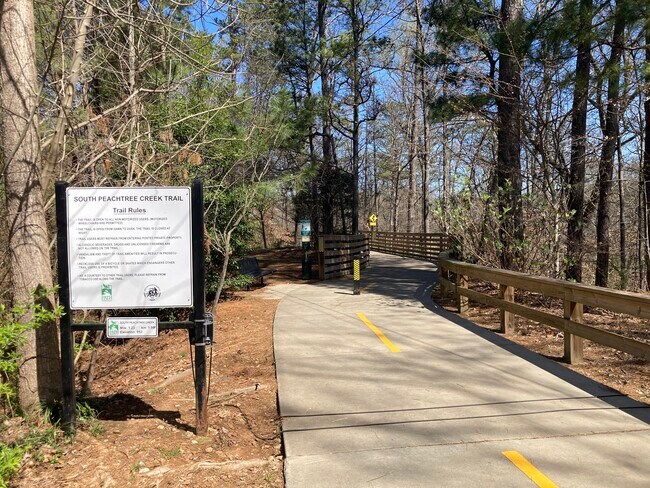 Building Photo - 1439 Clairmont Rd