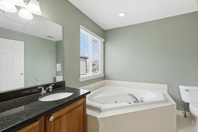 Building Photo - 26493 Isleworth Point